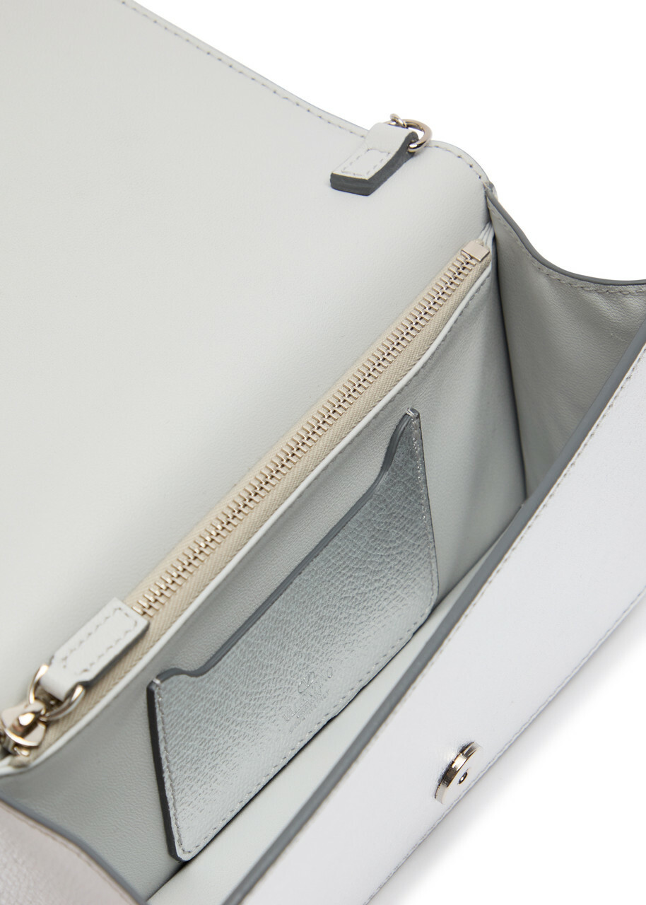 Valentino Garavani Vlogo Metallic Grained Leather Shoulder bag - Silver - One Size