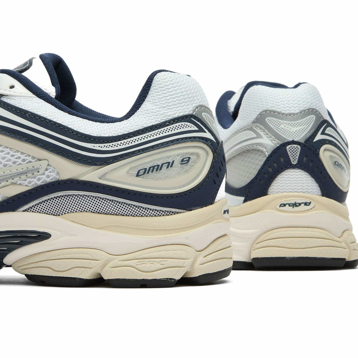 Saucony Men's Progrid Omni 9 Sneaker in White/Navy
