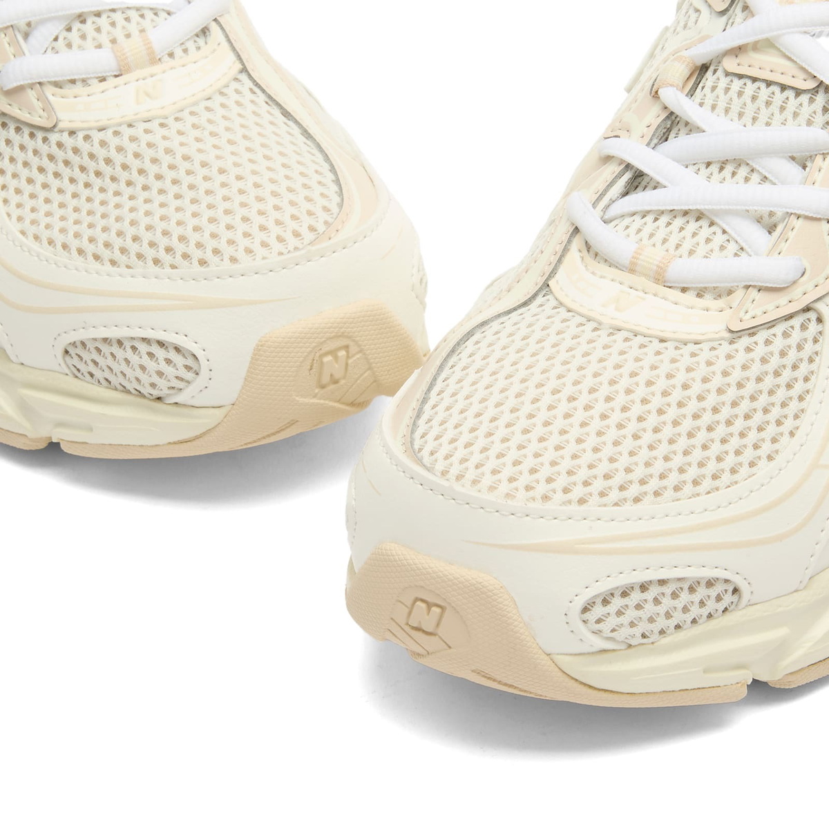 New Balance 740 Sneaker in Bisque
