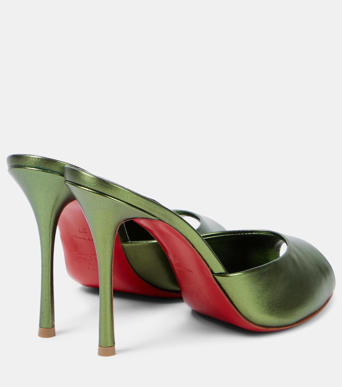 【Christian Louboutin】 Me Dolly 100 mirrored leather mules Me Dolly 100 mirrored leather mules in gold - Christian