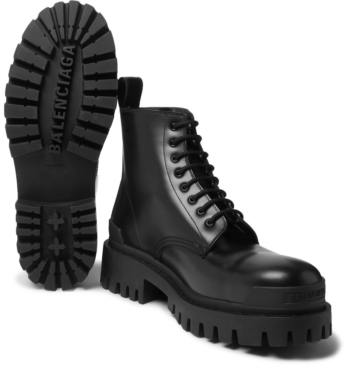 Boots from Balenciaga for gender in Black Stylight