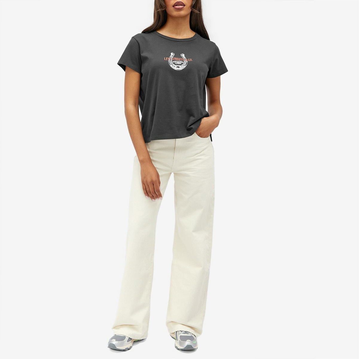 Levi's Women's Boxy Graphic T-Shirt in Black