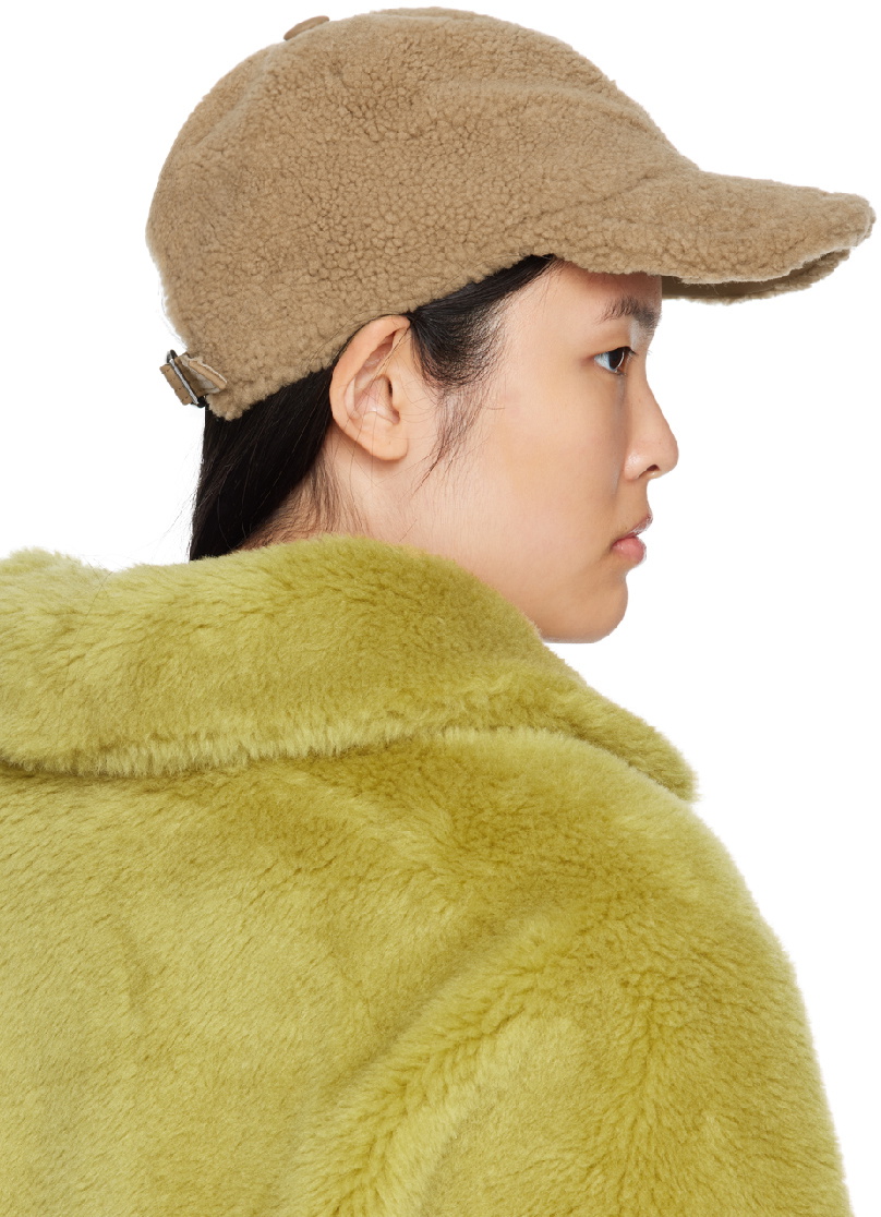 YVES SALOMON
Tan Curly Shearling Cap
Brand new YVES SALOMON Shearling jacket | NET-A-PORTER main image 4