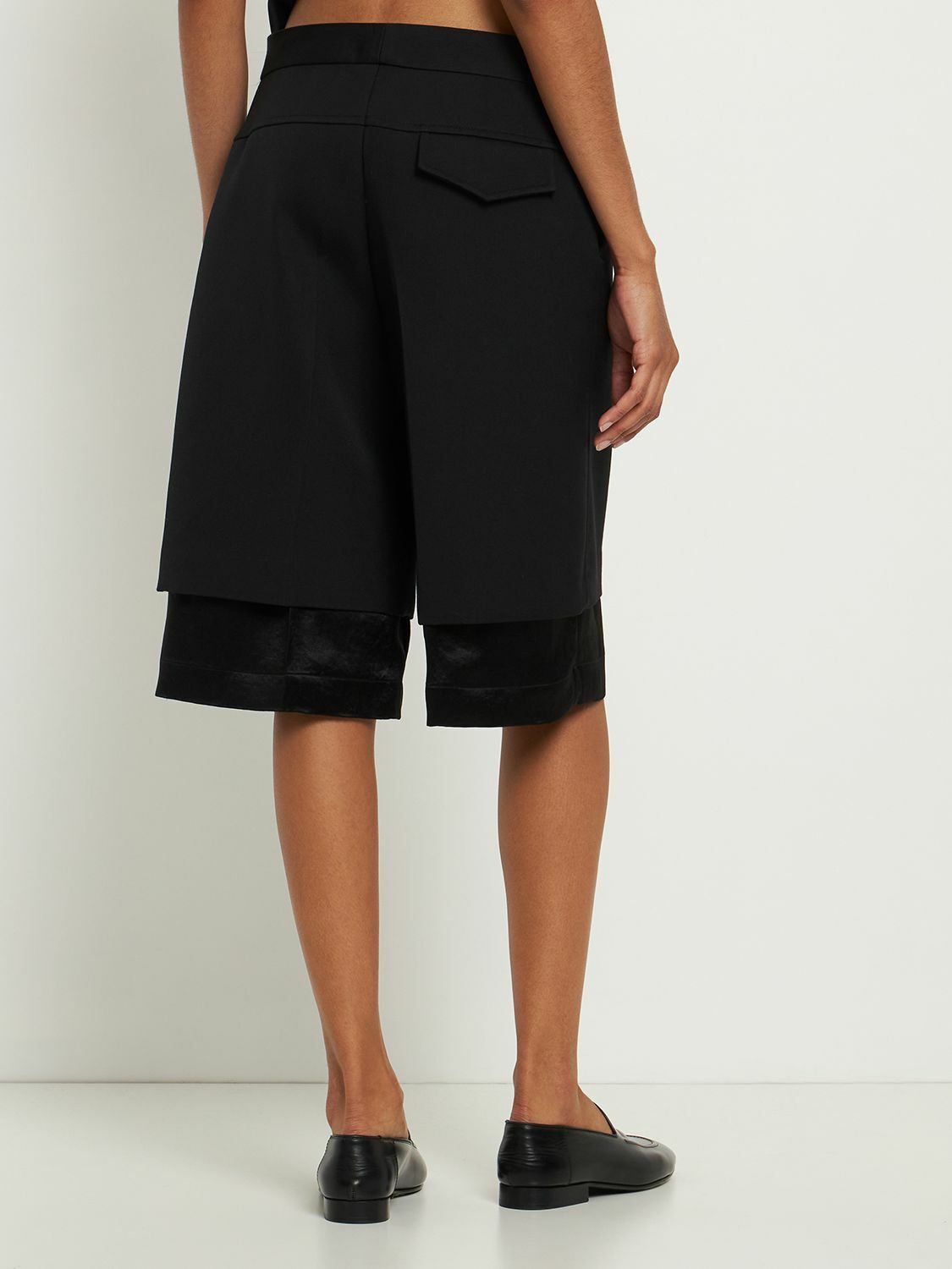 Wool shorts in black - Jil Sander