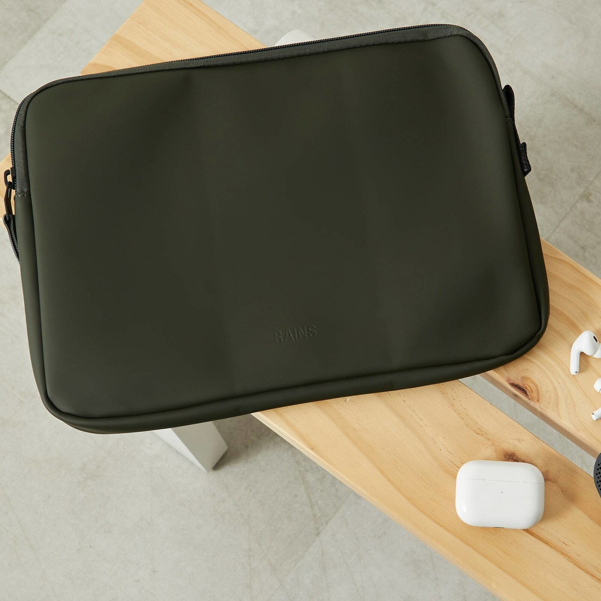 Rains Men's Trail Laptop Case 13"/14" in Green 