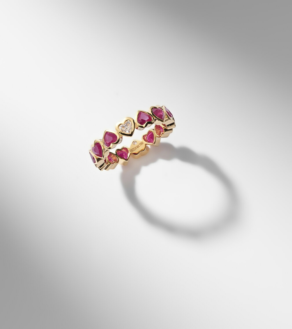 Shay Jewelry 18kt yellow gold ring with rubies and diamonds