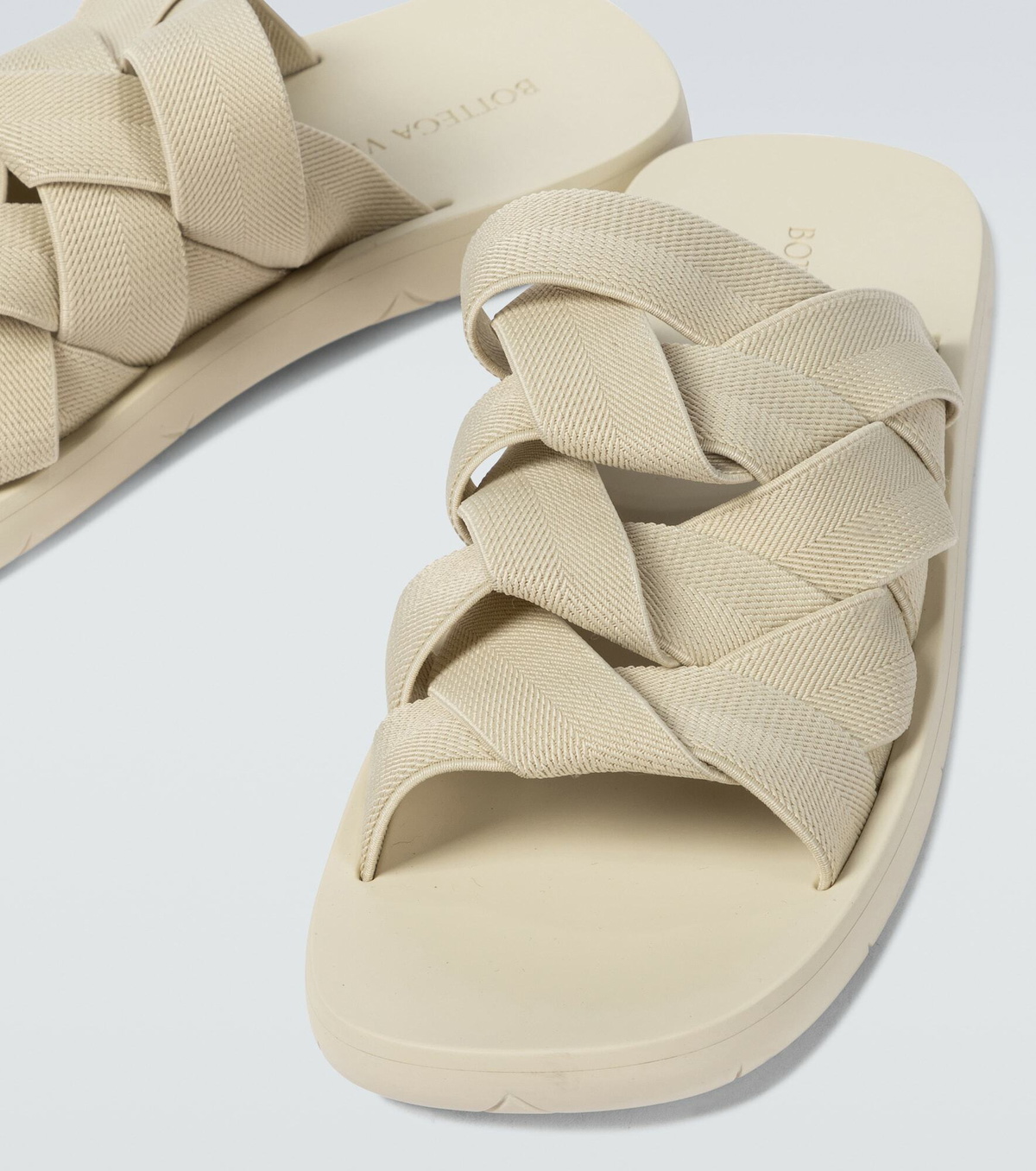 【国内即発/関税なし】Bottega Veneta サンダル PLAT SLIDE Bottega Veneta - Plat Mules Intreccio elastic slides Bottega