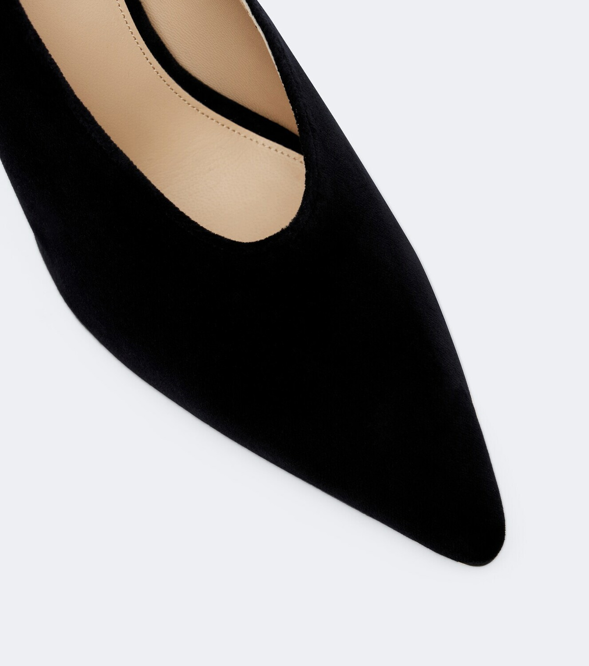 Le Monde Béryl Petra velvet pumps