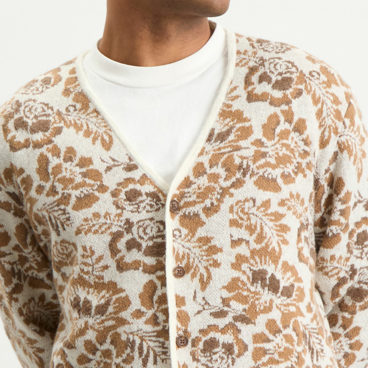 Wax London Men's Alban Floral Jacquard Cardigan in Natural/Brown