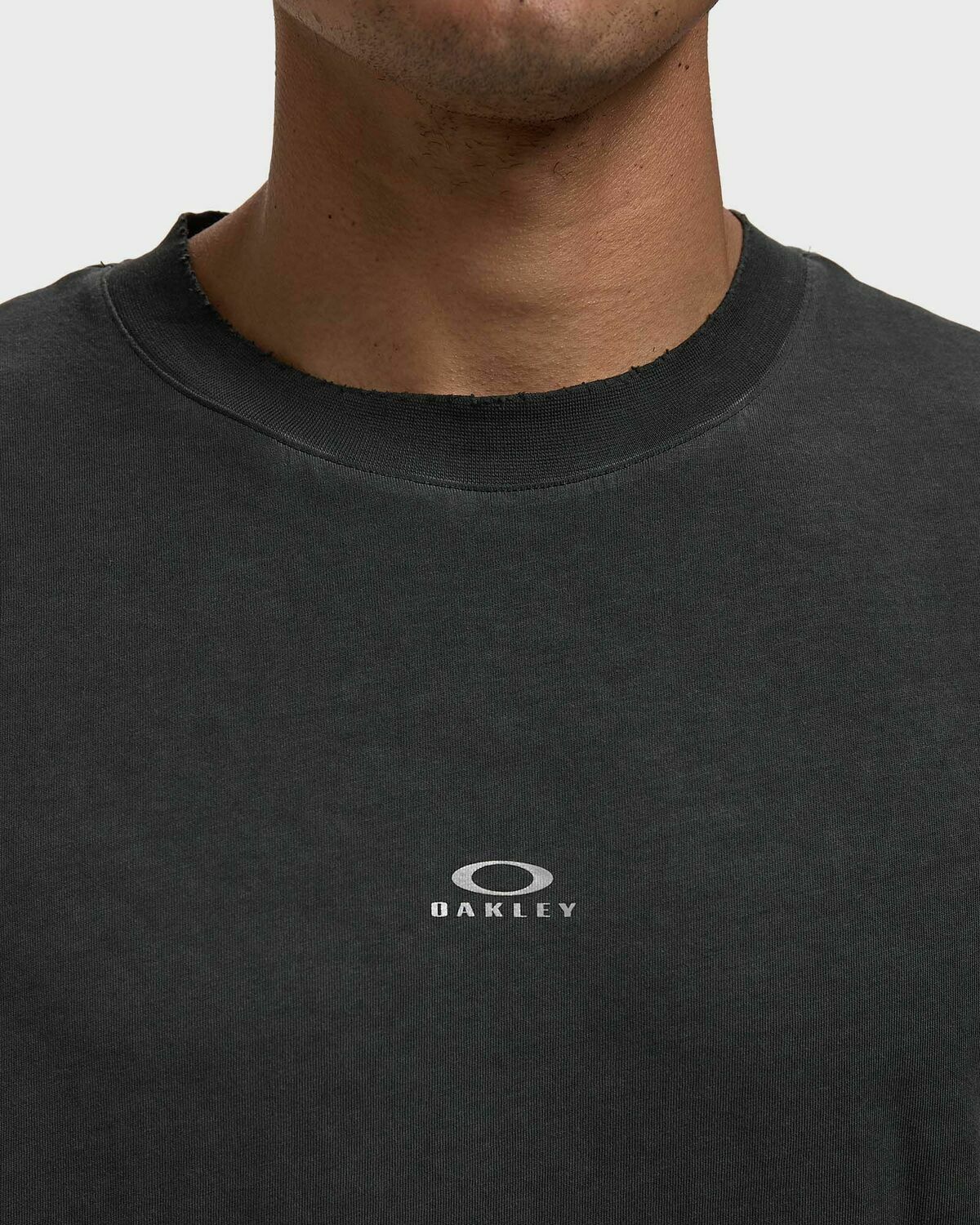LATITUDE VEIL TEE