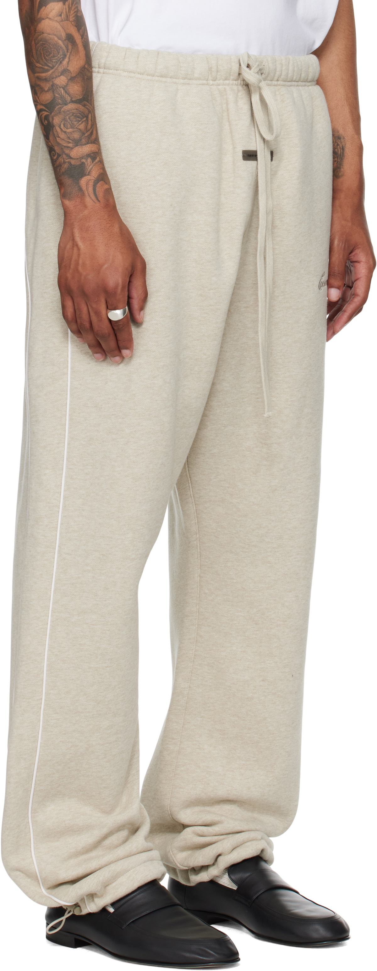 ボトムスその他 FEAR OF GOD RELAXED FLEECE SWEATPANT WITH PIPING Fear of God Essentials Relaxed Sweatpant with Piping