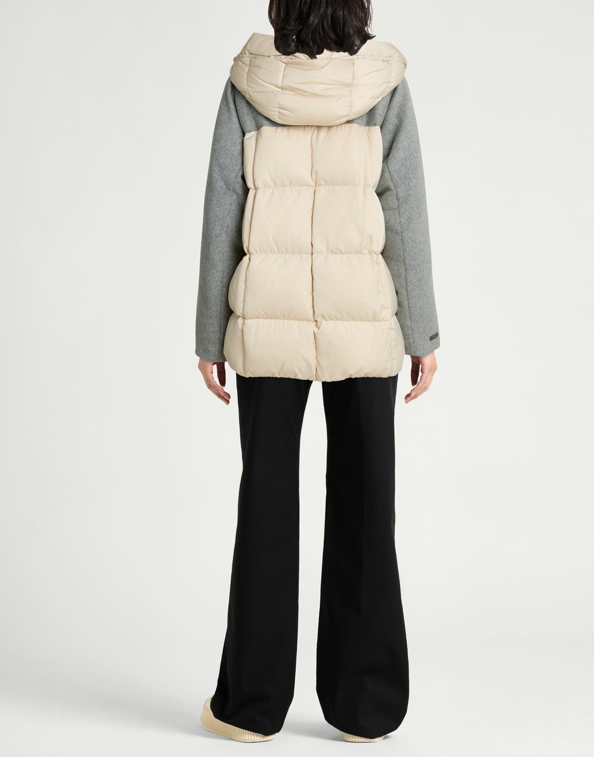 Peserico Womens Puffer in Beige