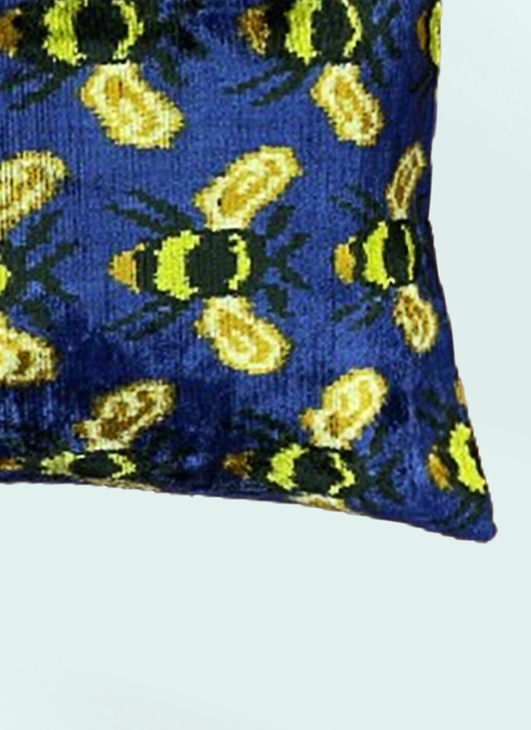 Les-Ottomans Bees Velvet Cushion