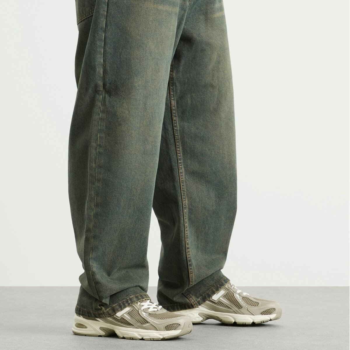 New Balance 740 Sneaker in Dark Olivine