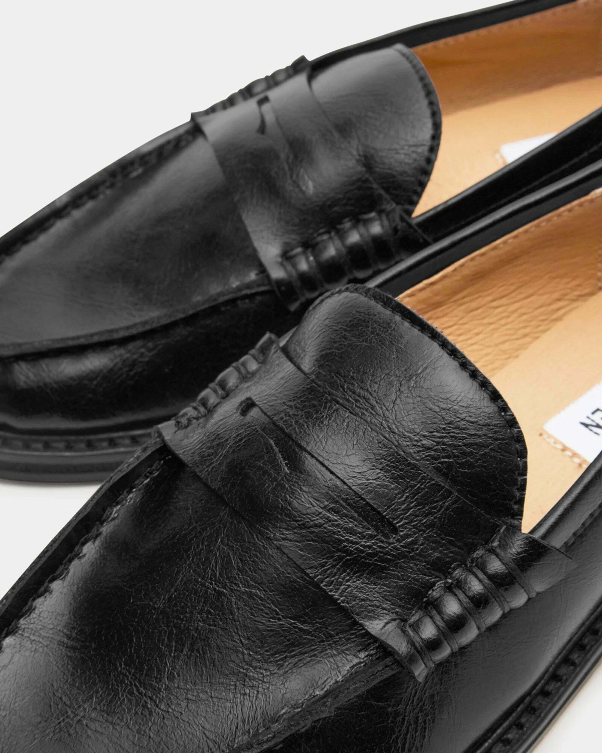 Steve Madden Madison Flats in Black