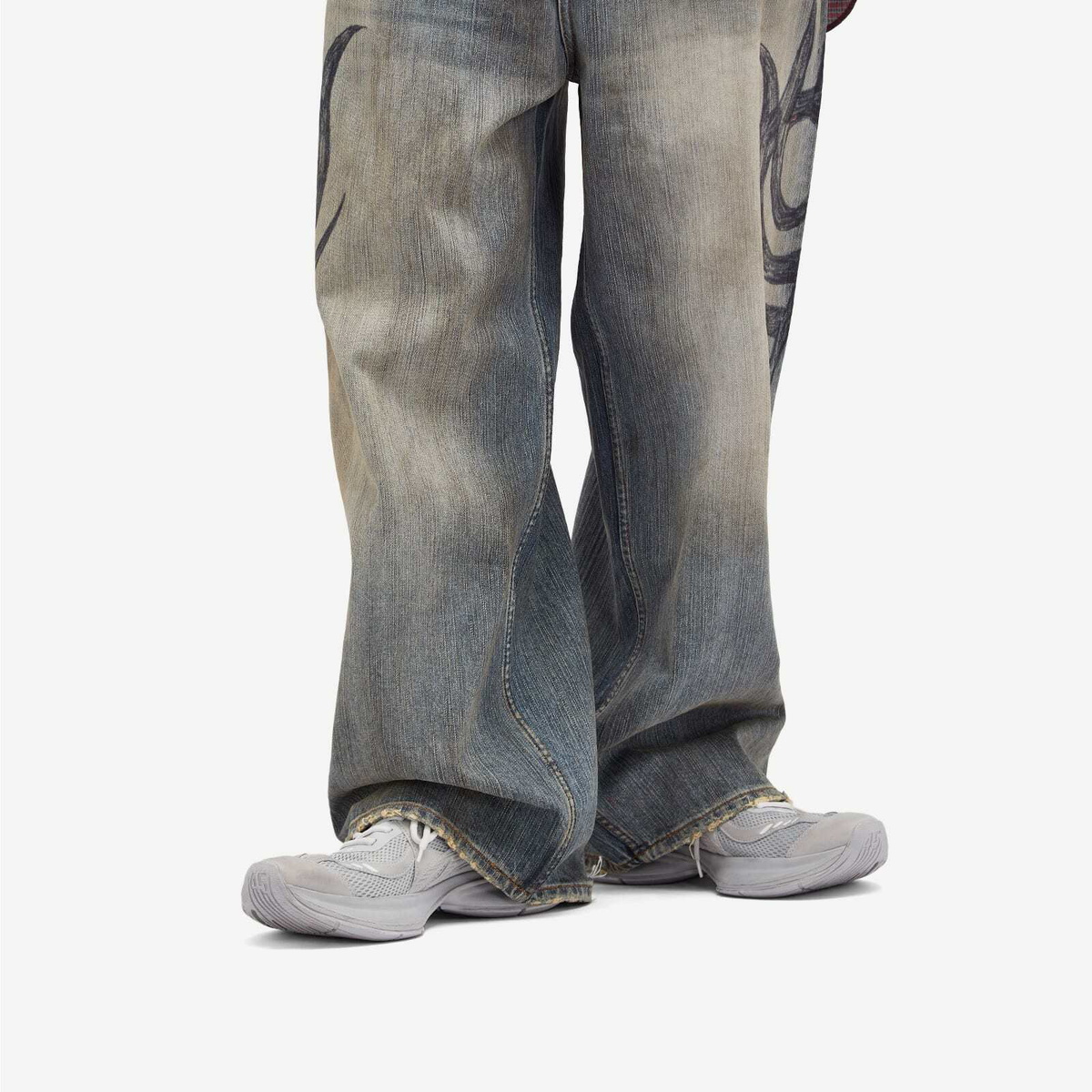 関税込【BALENCIAGA】Circuit Runner Light Grey Balenciaga Men's Circuit Runner in Light Grey Balenciaga