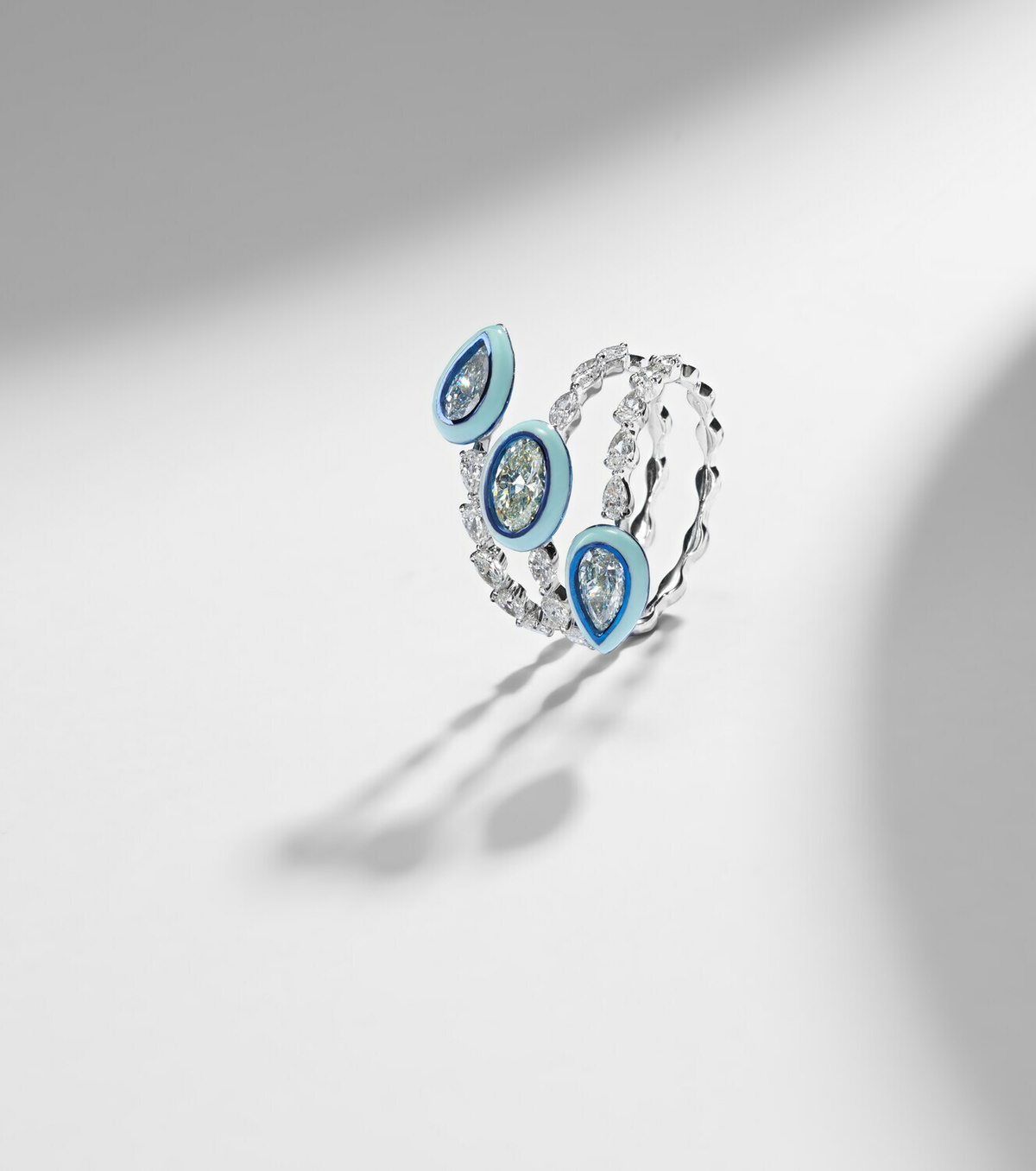 Kamyen Saturn 18kt white gold ring with diamonds