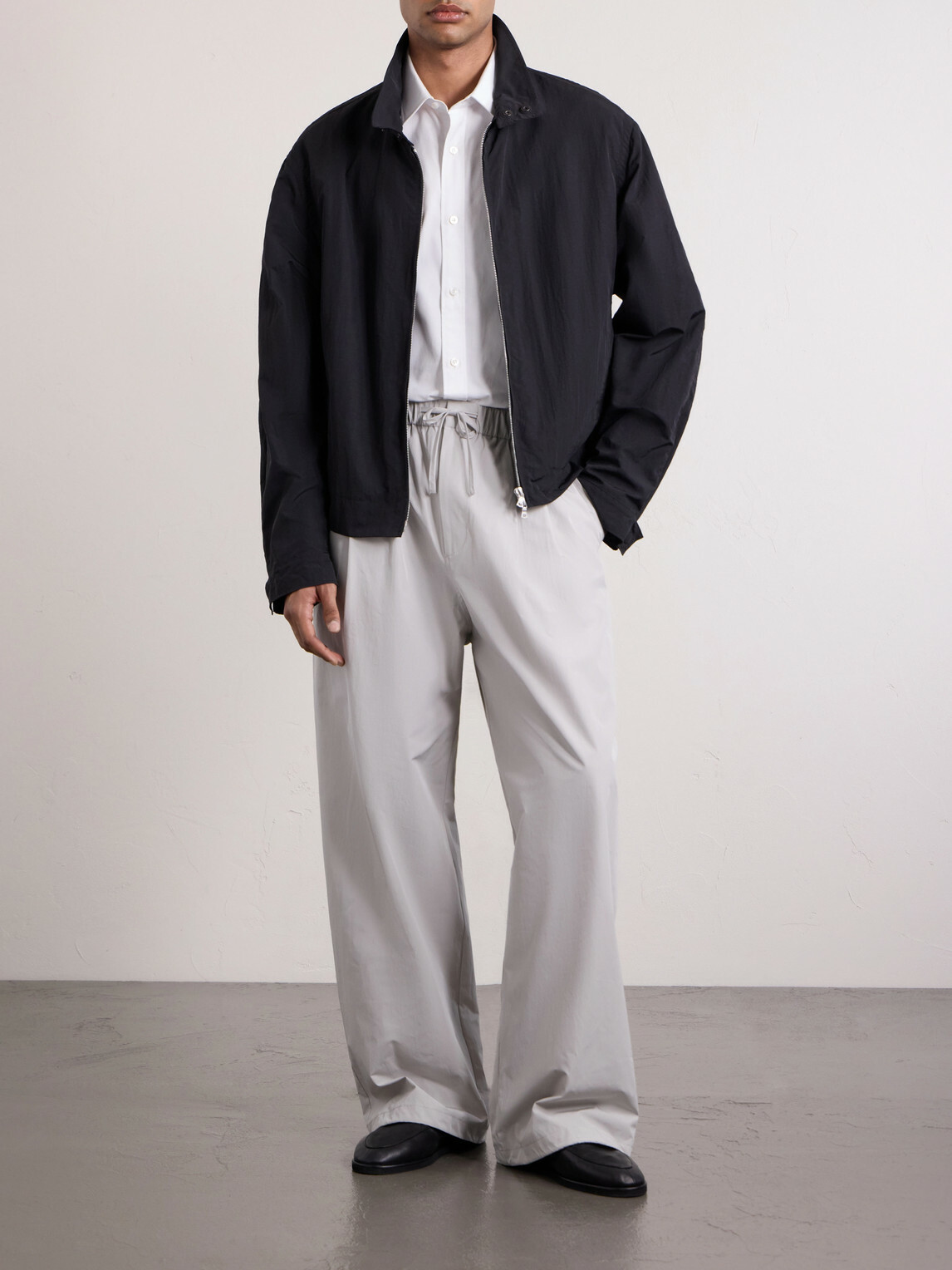 Amomento - Drawstring Straight-Leg Woven Trousers - Gray