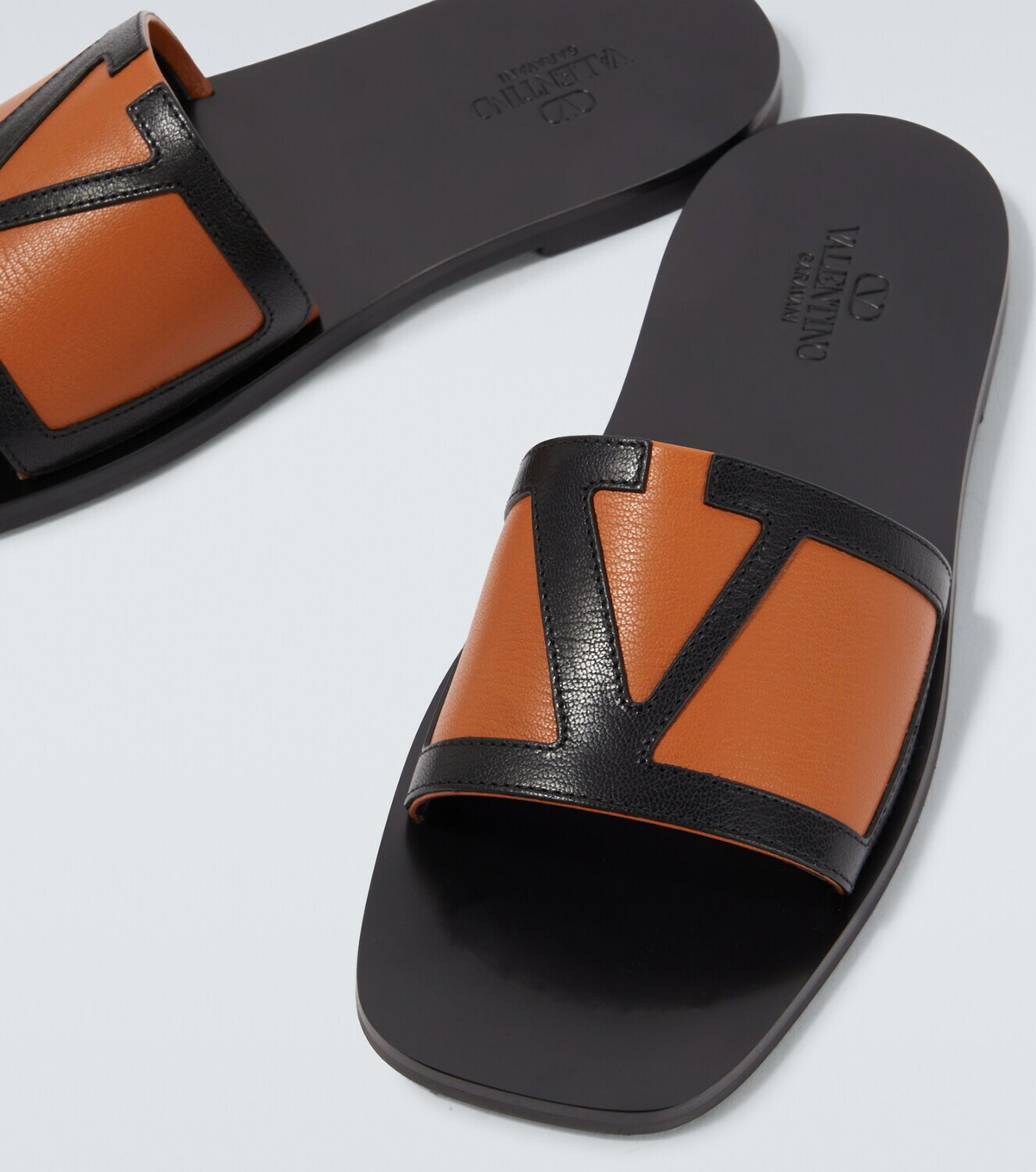 Valentino Garavani Viva Superstar leather slides