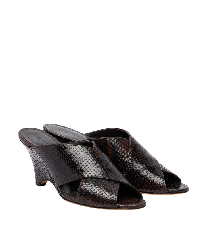 Photo: Le Monde Béryl Luca snake-effect leather mules
