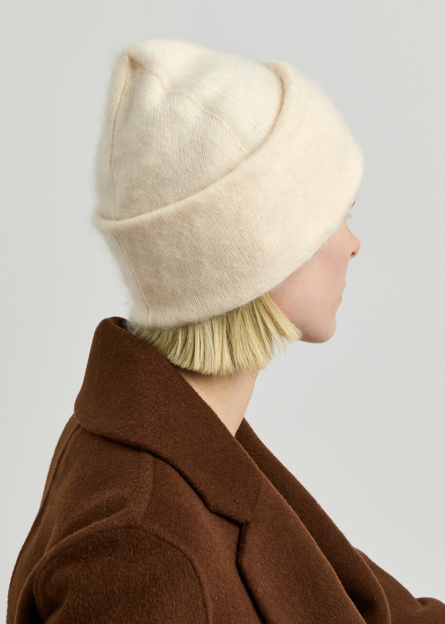 Vince Brushed Cashmere Beanie - Sand - One Size