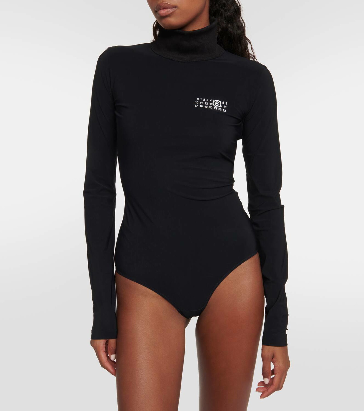 Tシャツ・カットソー MAISON MARGIELA TURTLENECK BODYSUIT Turtleneck bodysuit in white - Maison Margiela | Mytheresa