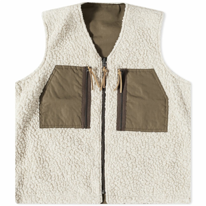 Photo: Café Mountain Men's Reversible Mountain Fleece Vest in Natural/Moss