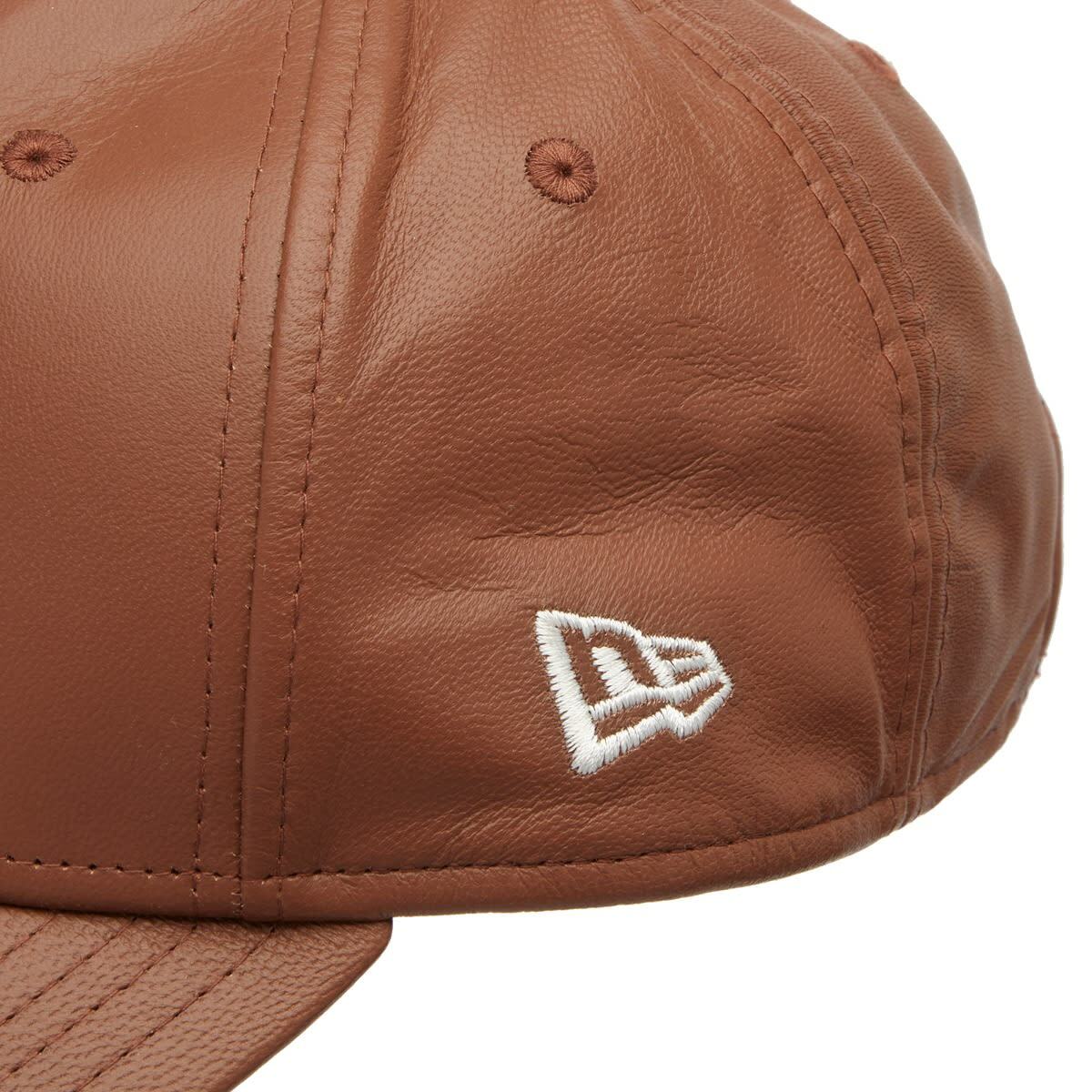 New Era New York Yankees Leather 9Forty Adjustable Cap in Brown 
