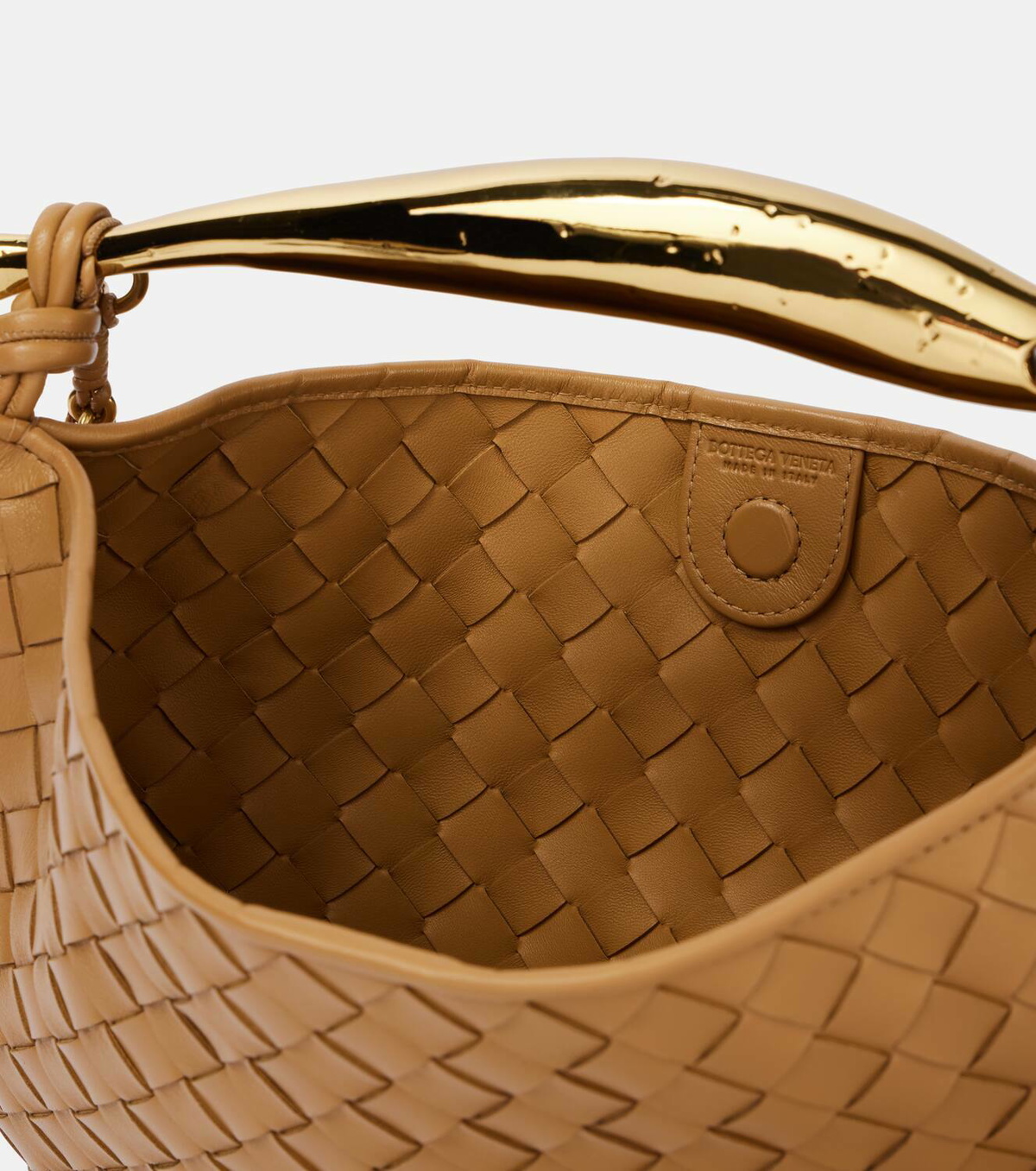 ハンドバッグ BOTTEGA VENETA SARDINE HANDBAG IN WEATHERED LEATHER 0400017464654_AGATEGREY?wid=
