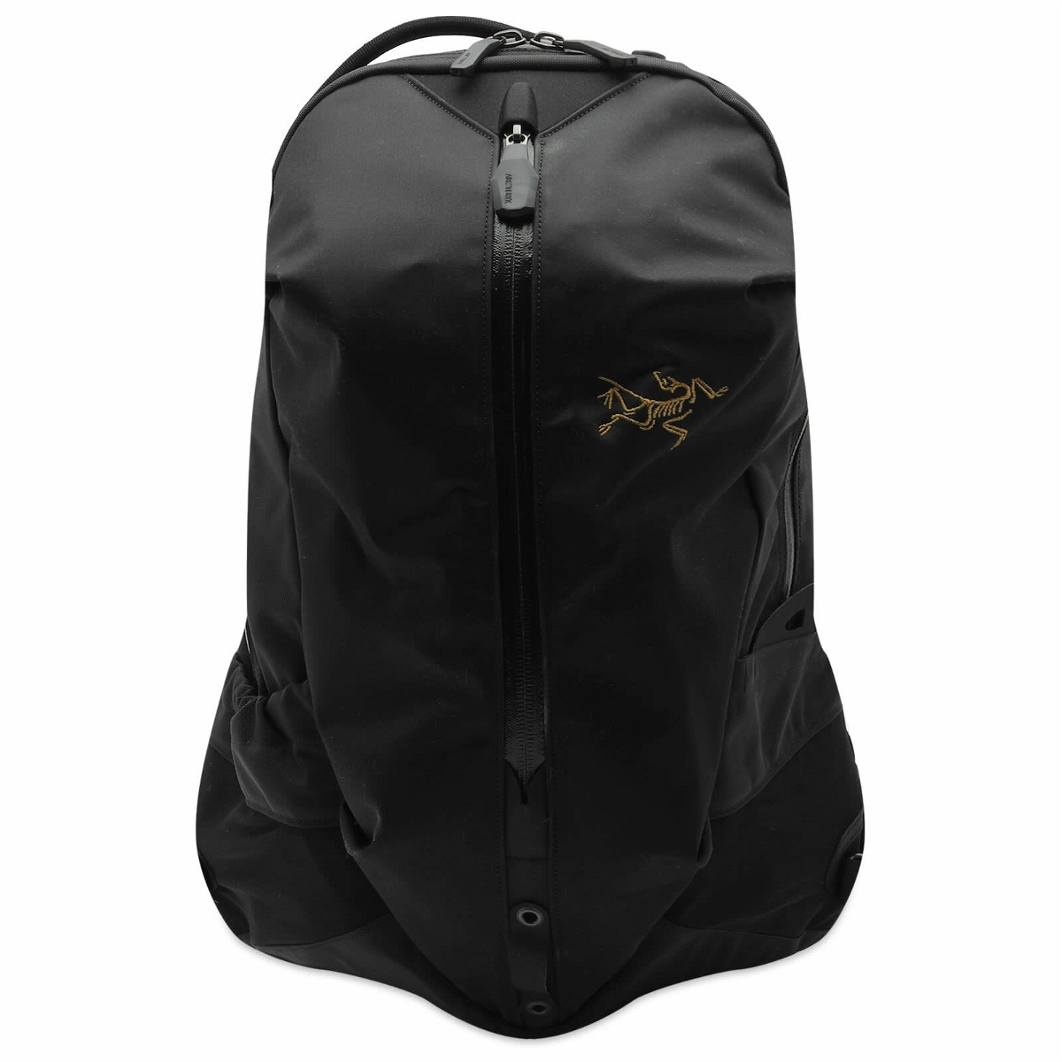 Photo: Arc'teryx Men's Arro 16 Backpack in Black