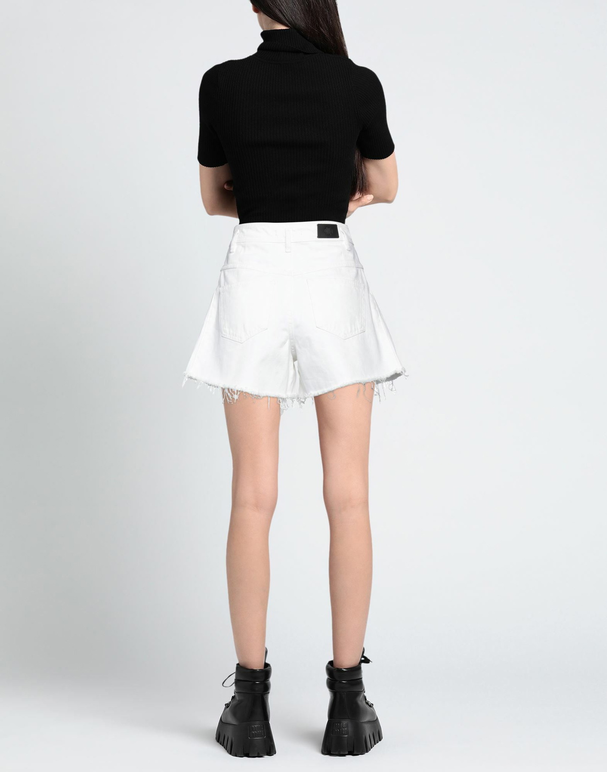 Maje Womens Denim shorts in White