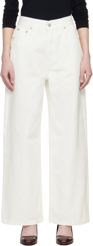 Photo: TONYWACK Off-White Wide-Leg Baggy Denim Jeans