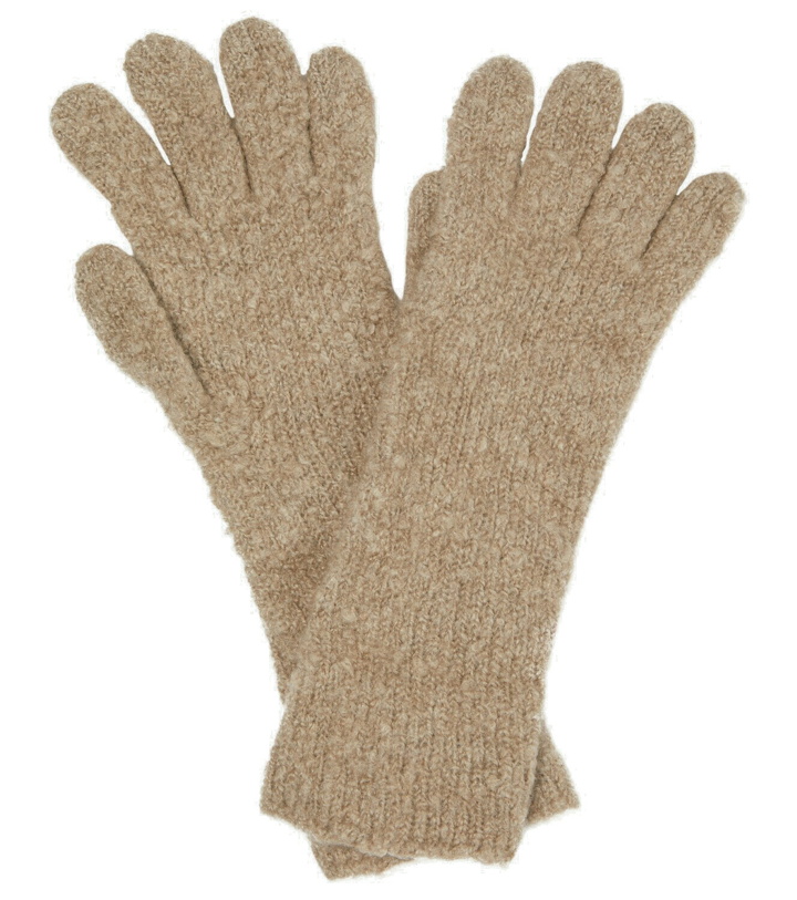 Photo: Loro Piana - Cashmere gloves