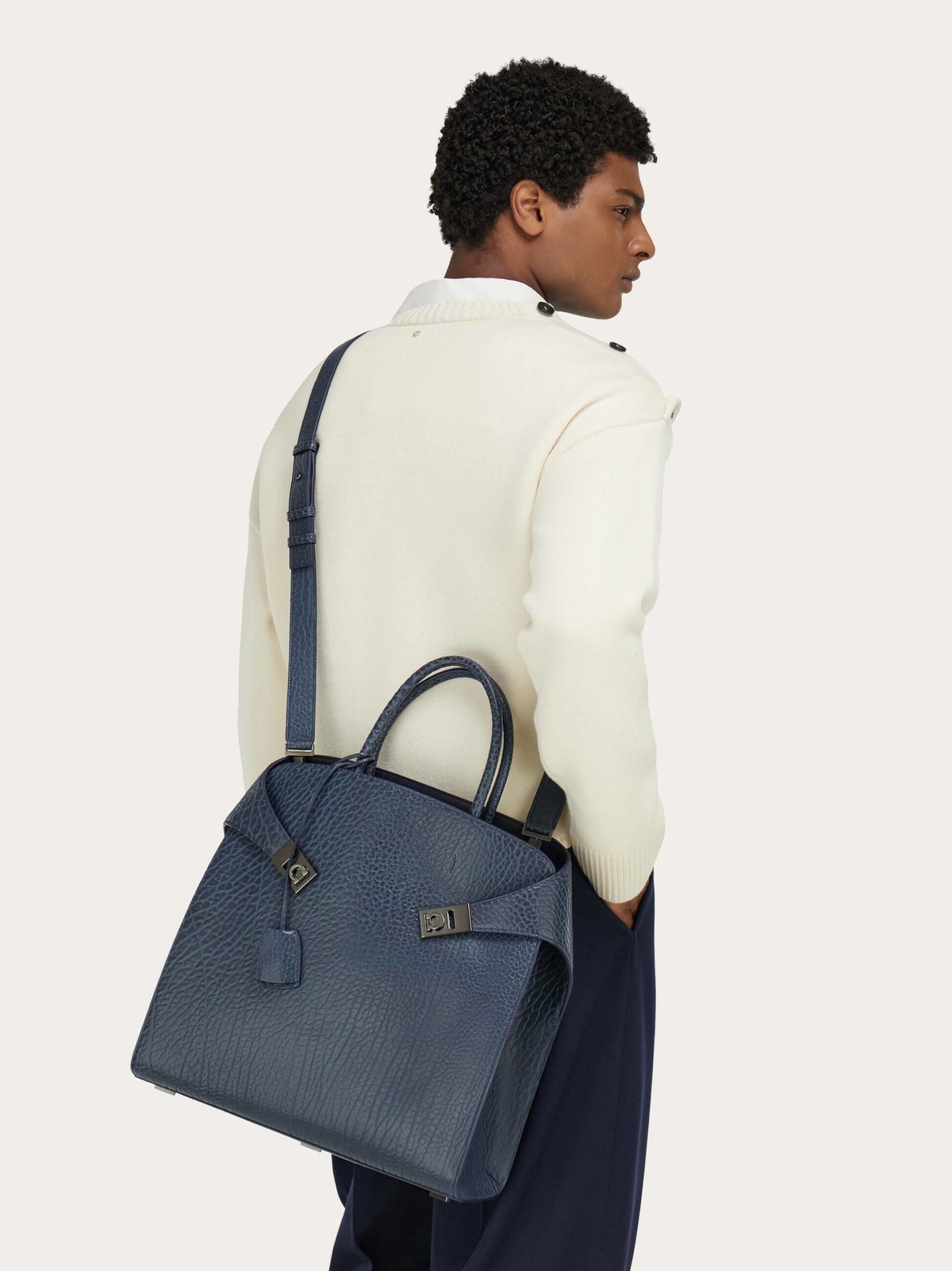 Ferragamo Mens Hug tote bag in Blue