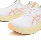 Asics Running GEL-NIMBUS 27 in White/Fawn