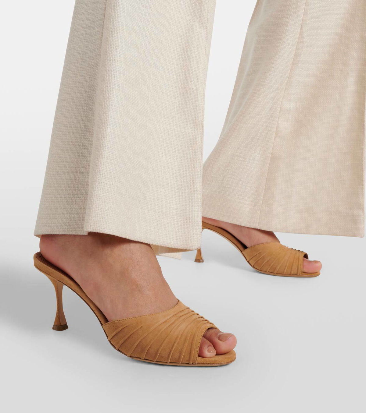 【MANOLO BLAHNIK 】SALE★Pirua 70mm スエード ミュール Manolo Blahnik Pirua 70MM Suede Pleated Sandals | Saks Fifth