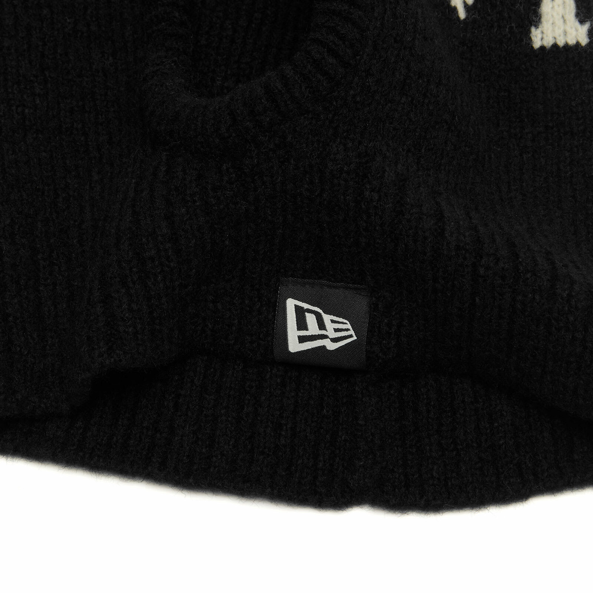 New Era New York Yankees Slouch Balaclava in Black 