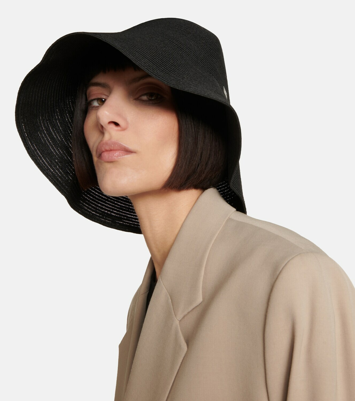【TOTEME】embellished straw ハット Toteme Embellished Straw Bucket Hat | Wardrobe Icons