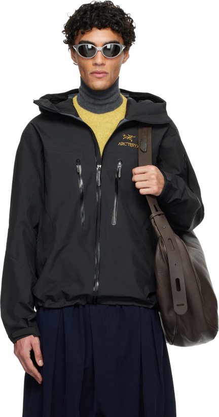 Photo: Arc'teryx Black Alpha SV Jacket