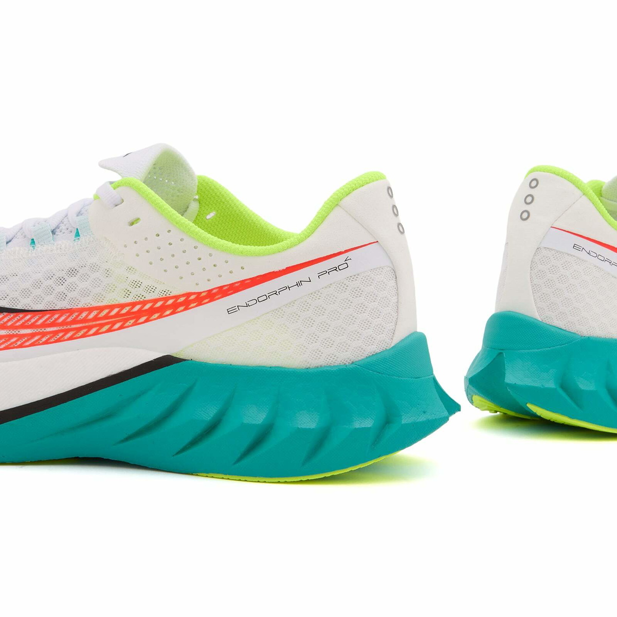 Saucony Men's Endorphin Pro 4 Sneaker in White/Mutant