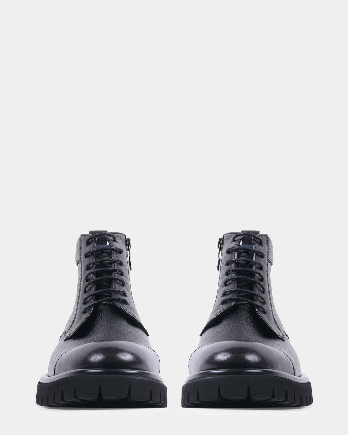 Steve Madden Gavvinn Boots in Black