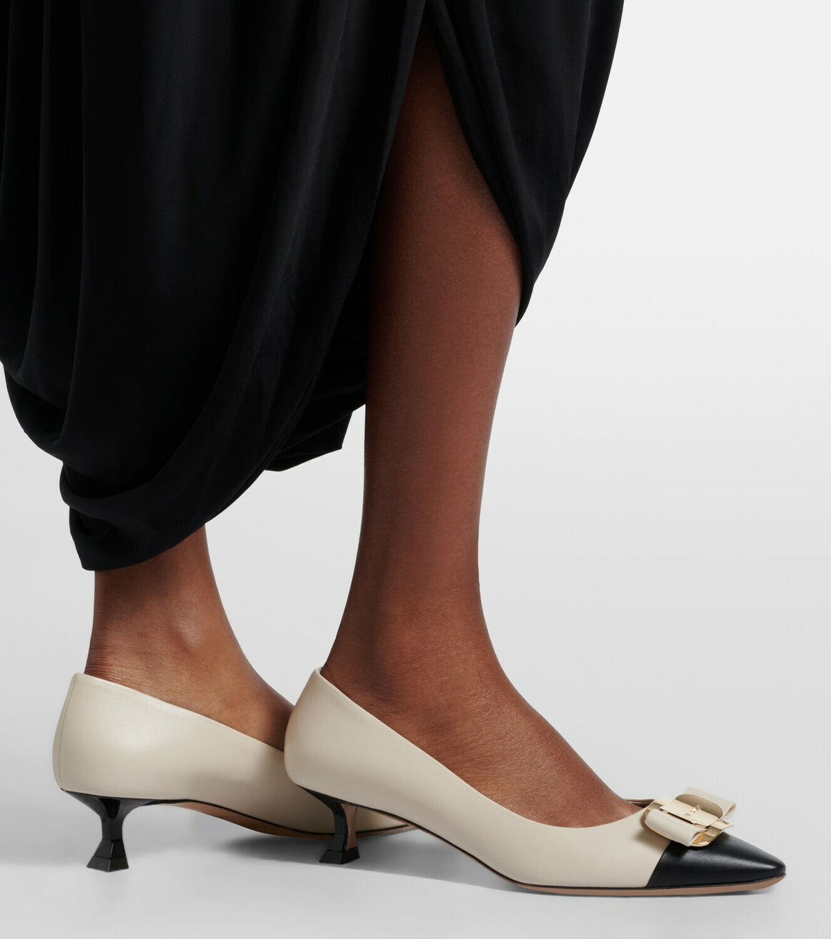 Ferragamo Zelma bow-detail leather pumps