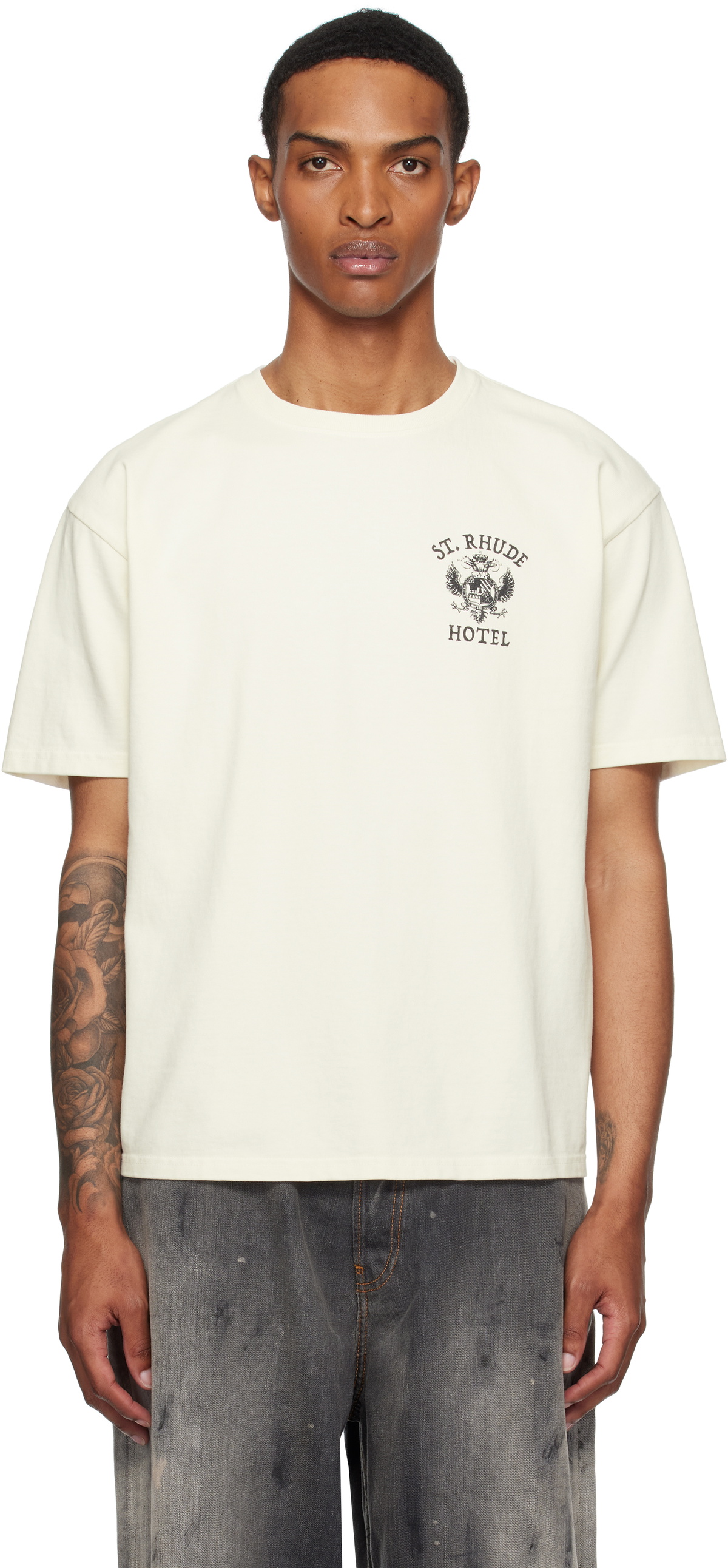 【関税込み】Rhude オフホワイト 'Rhude' Cadre Tシャツ Rhude Men's Cadre T-Shirt in Vintage White Rhude