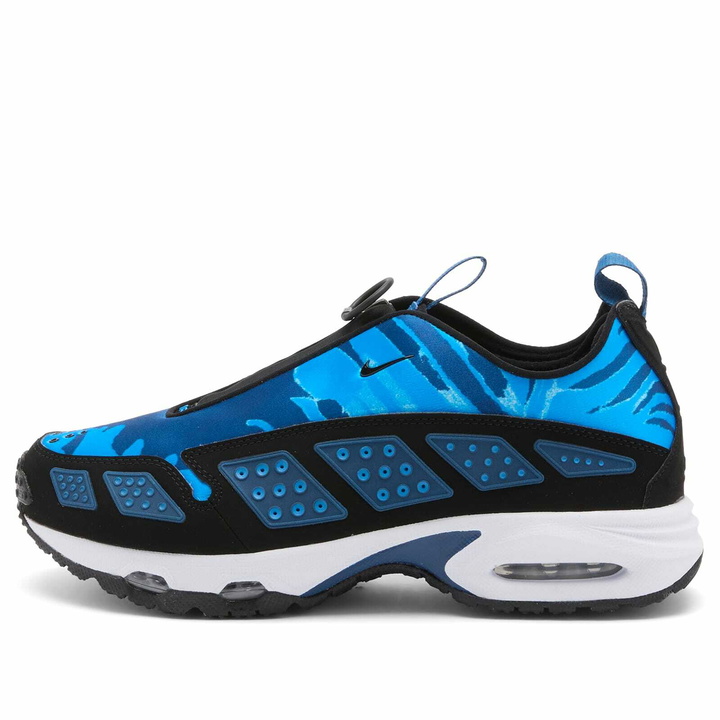 Photo: Nike W Air Max Sndr Camo W Sneaker in Blue/Black/White