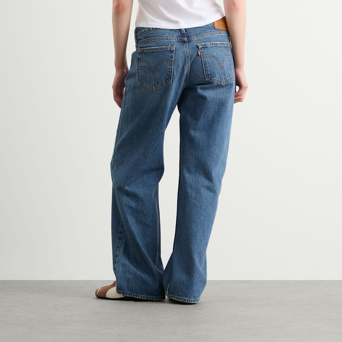 Levi's Women's Low Waisted Loose Jeans in Rescued City