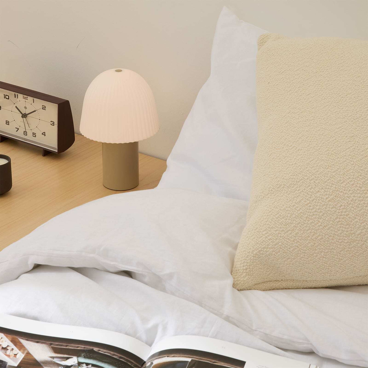 ferm LIVING Frill Portable Lamp in Cashmere/White 