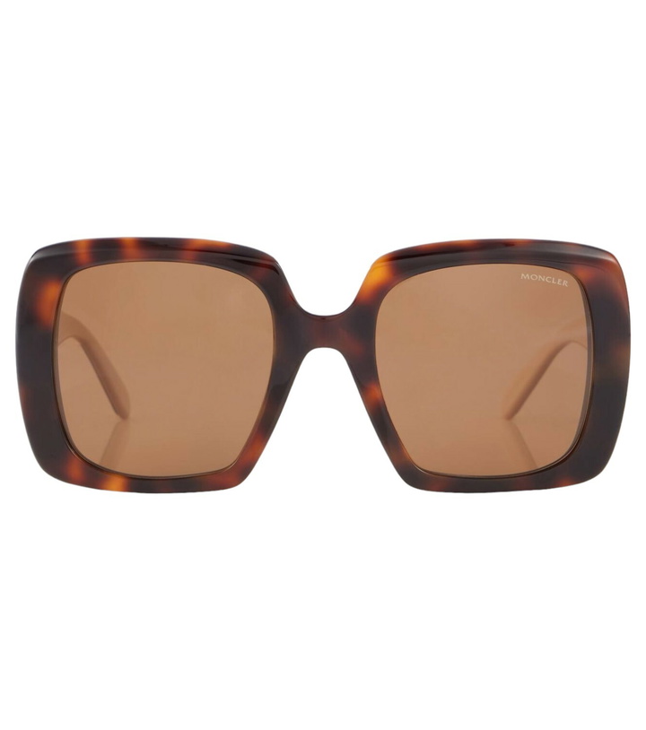 Photo: Moncler Blanche oversized sunglasses