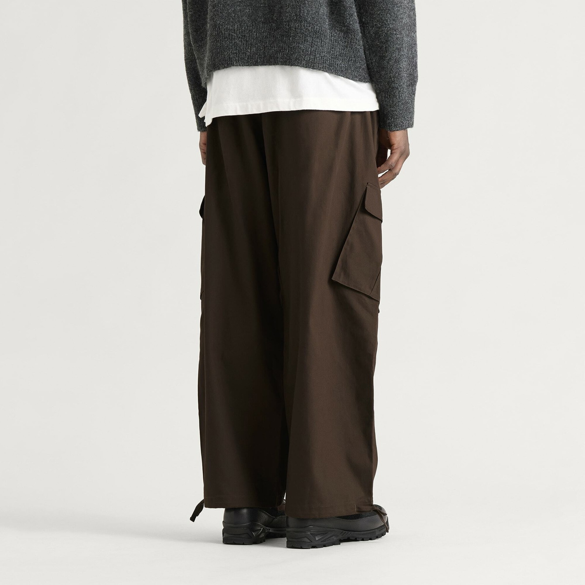 Umbro Men's Cargo Pants in Demitasse