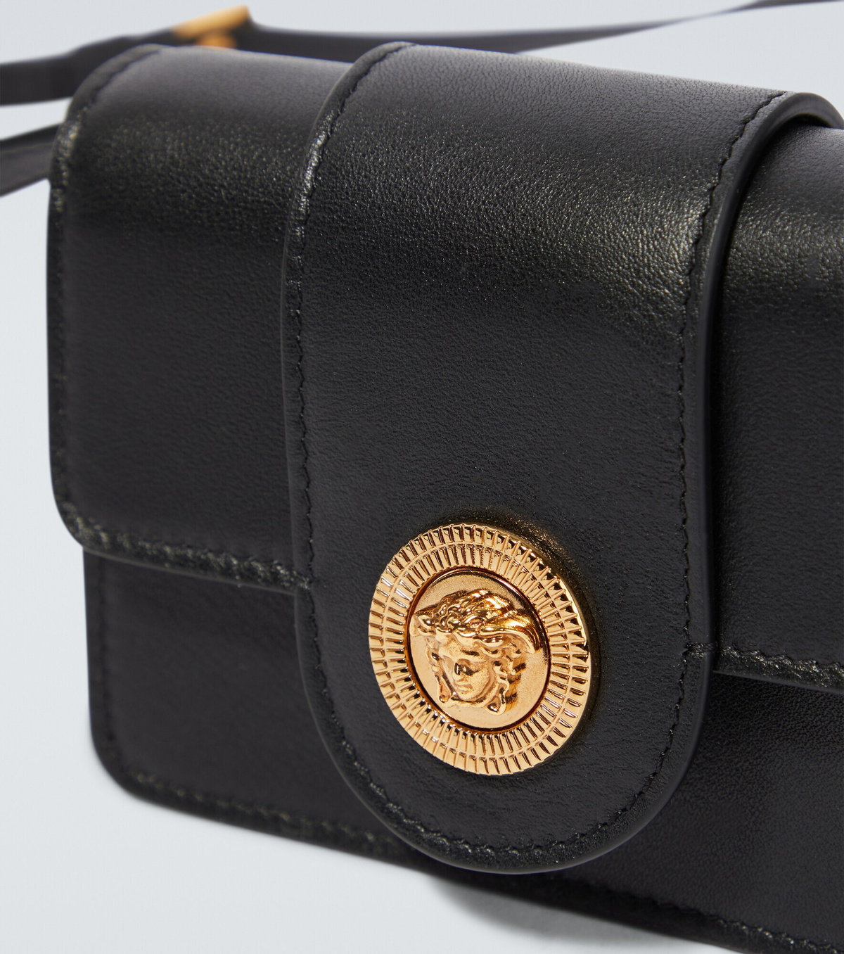 【VERSACE】送料/関税込 Medusa Biggie crossbody bag MINI Medusa Biggie Crossbody Bag Black,Gold | VERSACE US