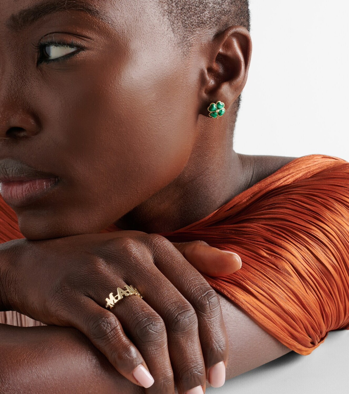 Yvonne Léon Mama 9kt gold ring with diamonds